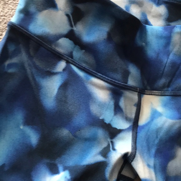 LULU lemon leggings!! - Picture 2 of 3